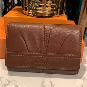 Vintage Coach brown leather pleated wallet